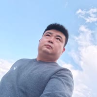 快手汽车排行榜第15名卡车一灯（二手半挂车）,新榜指数757.8061700405203,新增作品数6,播放数23.66w,点赞数7173,评论数990,分享数122,新增粉丝数1350,累计粉丝数121.1w